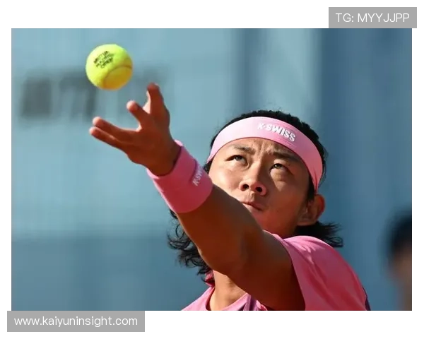 网球赛季最新动态揭秘顶尖球员精彩表现与赛场焦点